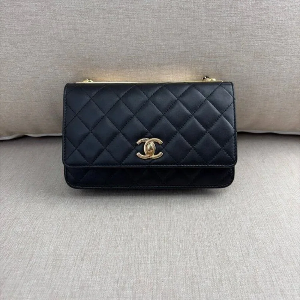 CHANEL Black Lambskin Trendy CC Wallet on Chain GHW